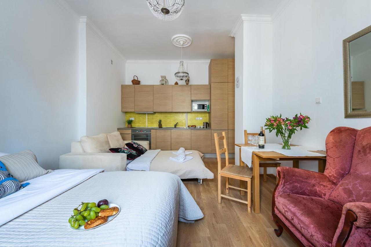 Miodowa Street P&O Serviced Apartments Varşovia Exterior foto
