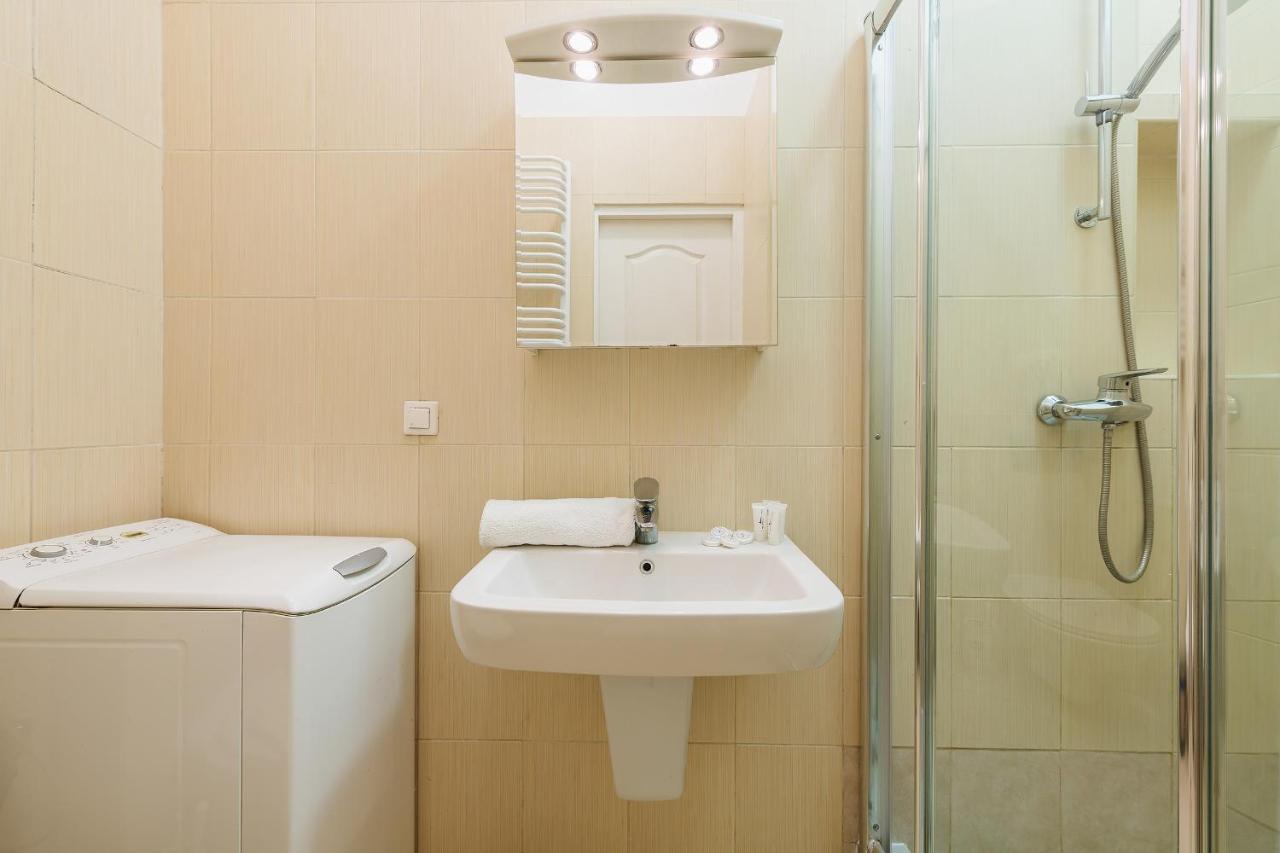 Miodowa Street P&O Serviced Apartments Varşovia Exterior foto